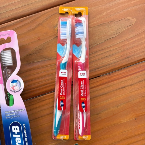 NWT Oral B, Crest, Colgate Dental Bundle, Toothpaste, Toothbrushes - Picture 8 of 10